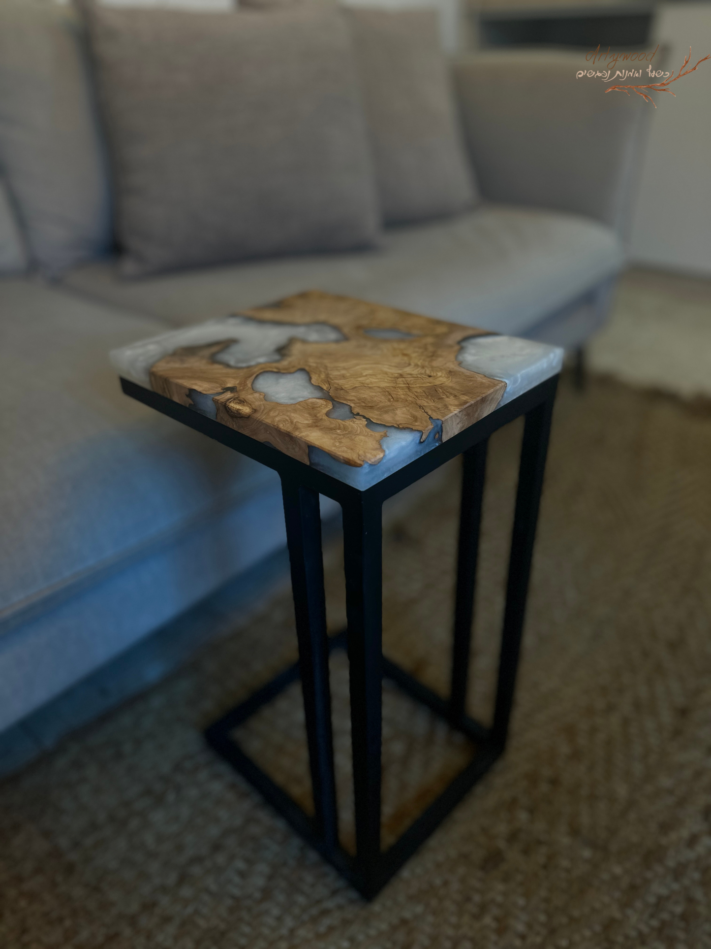 נשכן צד בשילוב עץ זית ואפוקסי קריסטלי