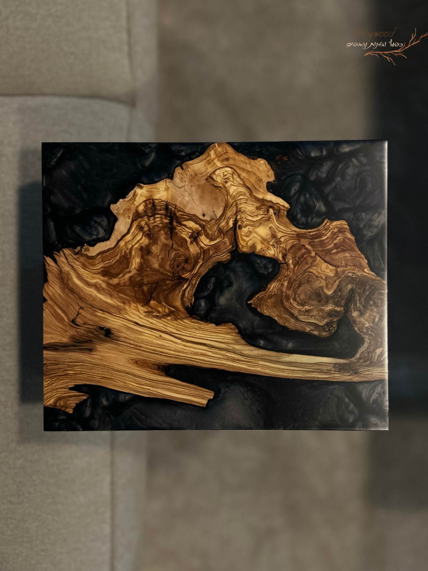 נשכן צד בשילוב עץ זית ואפוקסי קריסטלי