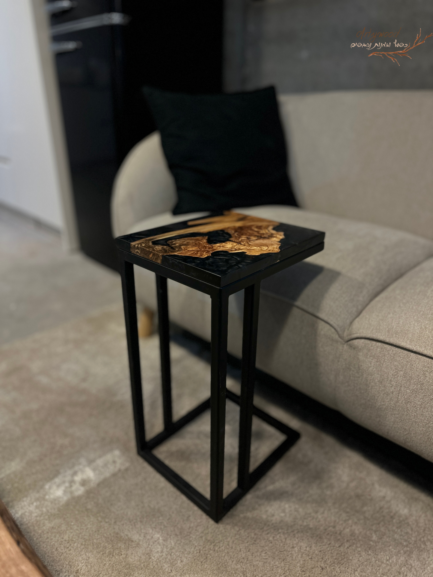 נשכן צד בשילוב עץ זית ואפוקסי קריסטלי